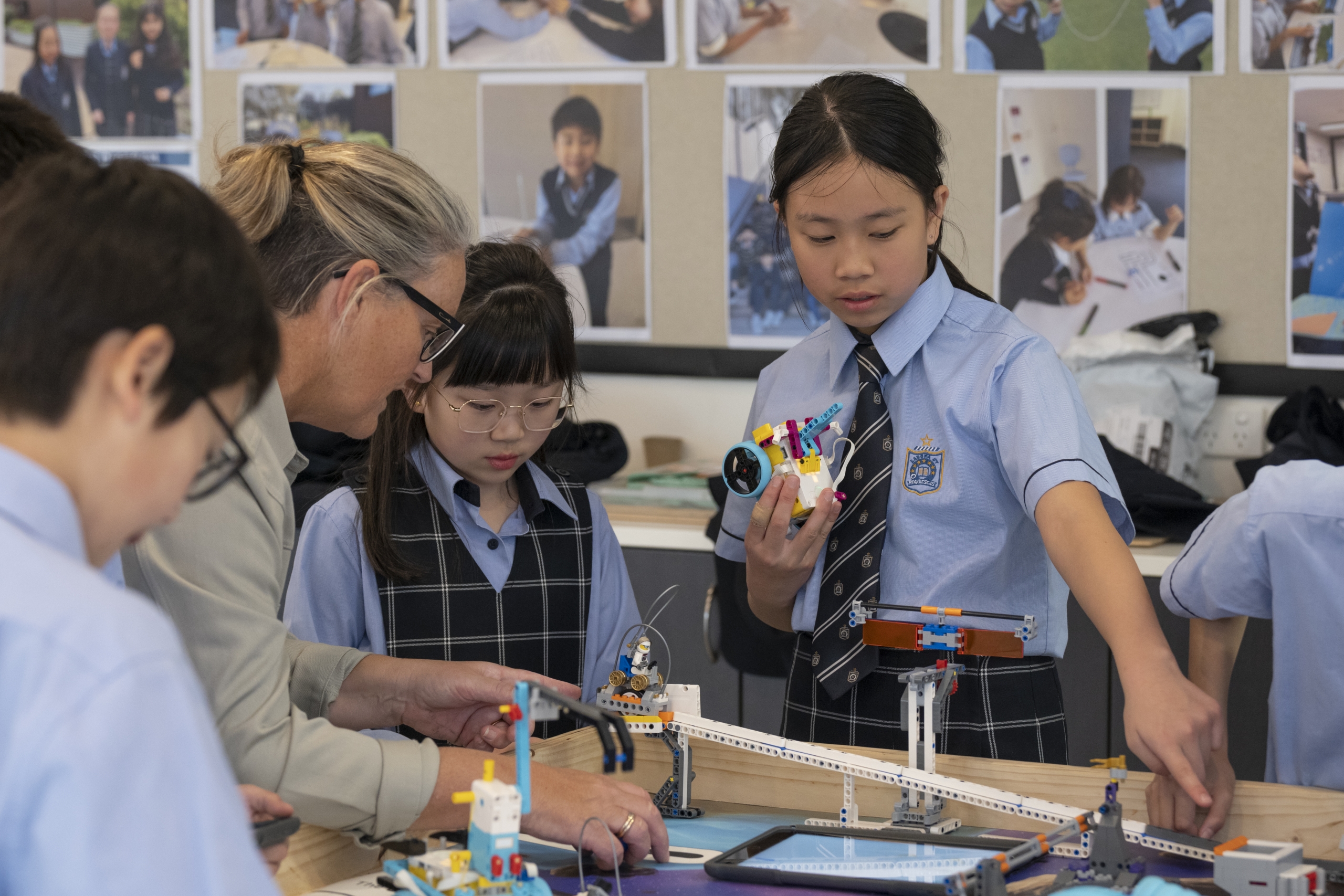 Wheelers Hill students working on a project in STEM class